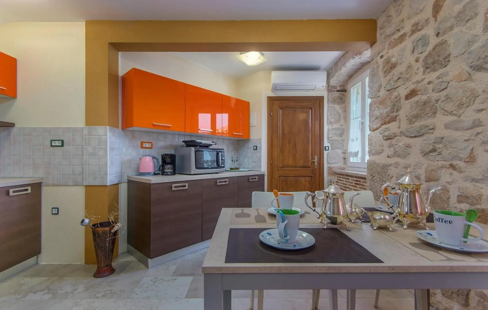 ゲストハウス Stone House Meri With Shared Pool Kadumi